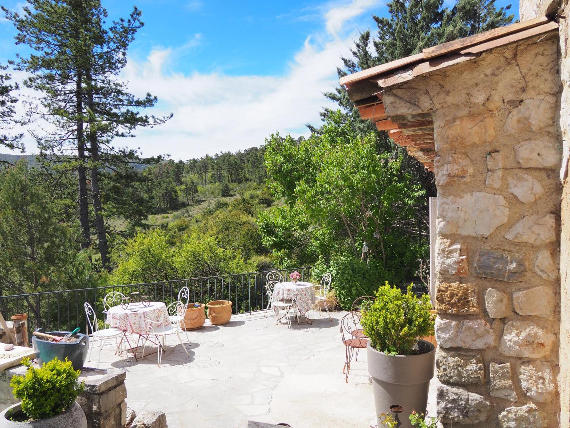 Chambre Familiale Avec Terrasse Aux Portes Du Verdon Apartment Тригaнс Екстериор снимка