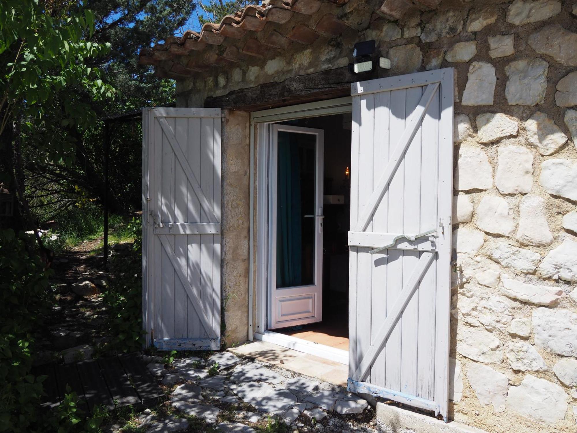 Chambre Familiale Avec Terrasse Aux Portes Du Verdon Apartment Тригaнс Екстериор снимка